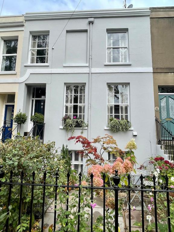 Stylish Garden Apartment, Cheltenham photo 6