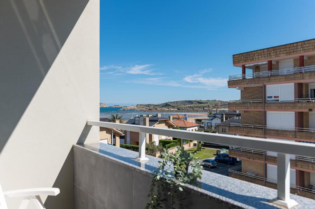 Piso con terraza a 50 metros de la playa, Suances