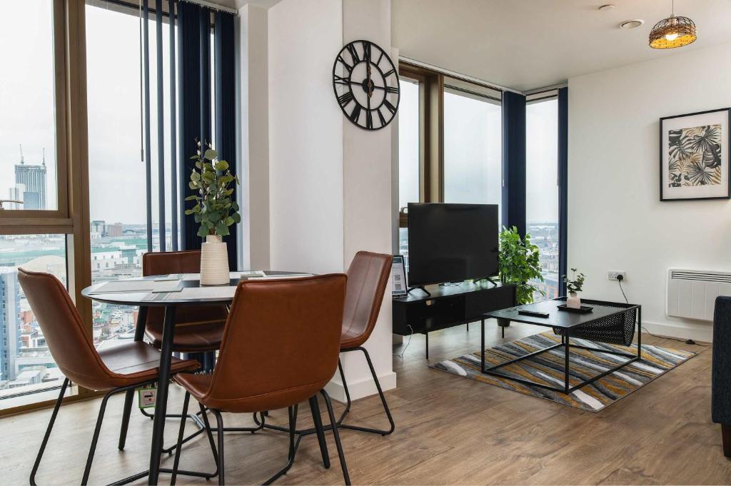 Modern 2 Bed Flat in Central Birmingham w Views, Birmingham