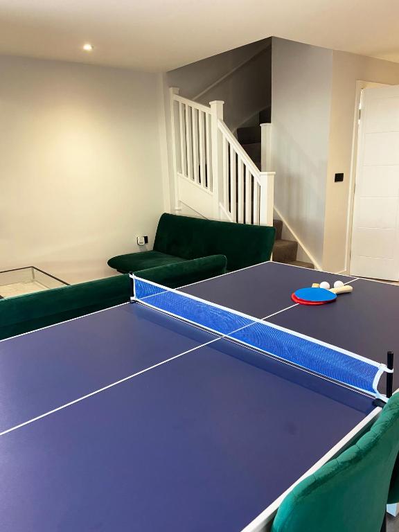 Stylish Two Floor Duplex Apartment in Birmingham with Pool Table Tennis and Fast WiFi, Birmingham
