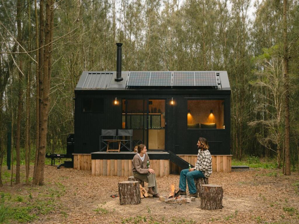 Off-Grid Cabin Hidden in the Hunter Valley - Jax, Pokolbin