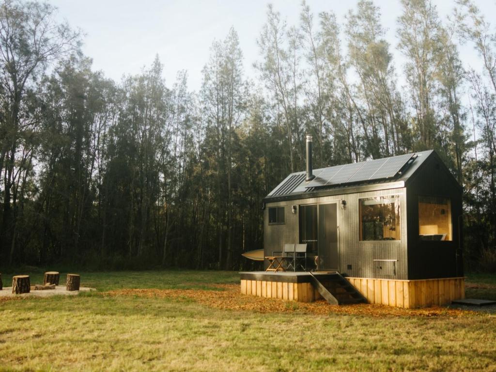 Secluded Off-Grid Cabin in the Hunter Valley - Leo, Pokolbin