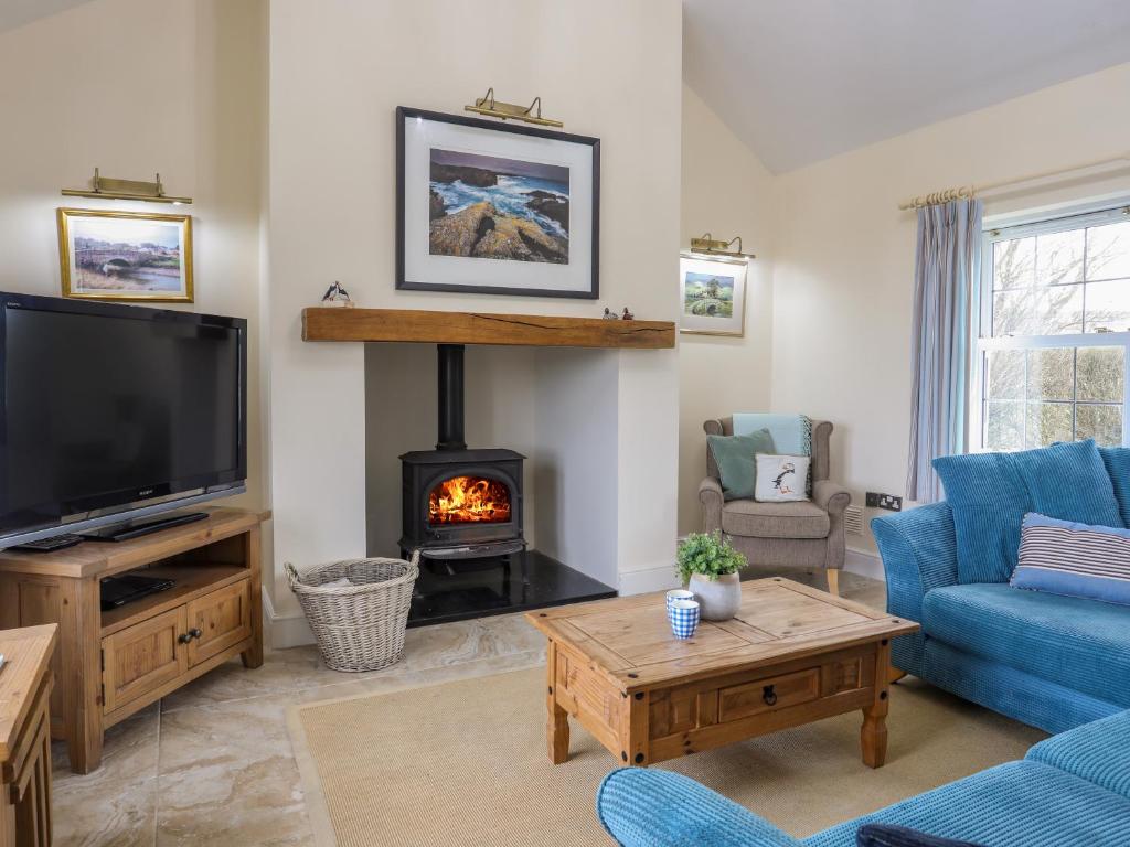 Pen y Bont Bach, Red Wharf Bay photo 2