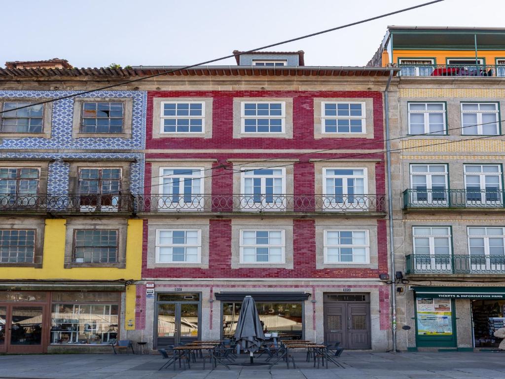 Charming Apartment with street-view in Porto, Porto