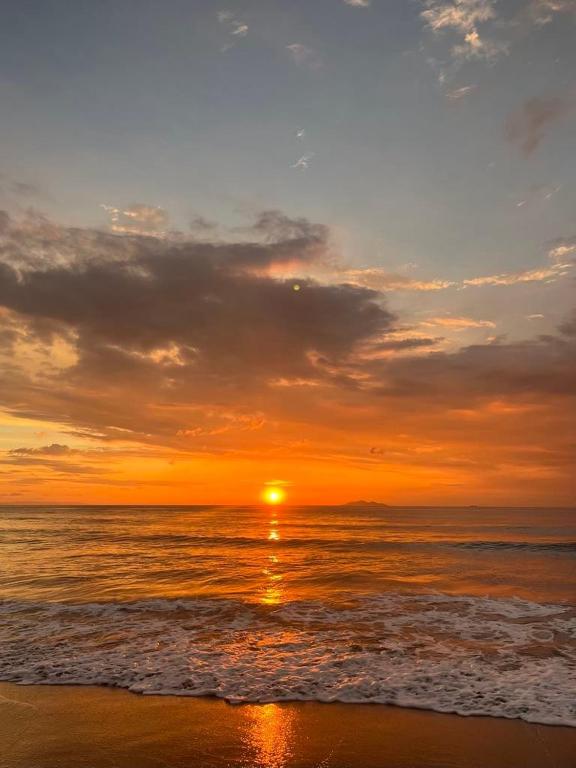 Beach, Modern Guesthouse Near Beach in Nasugbu Batangas in Nasugbu