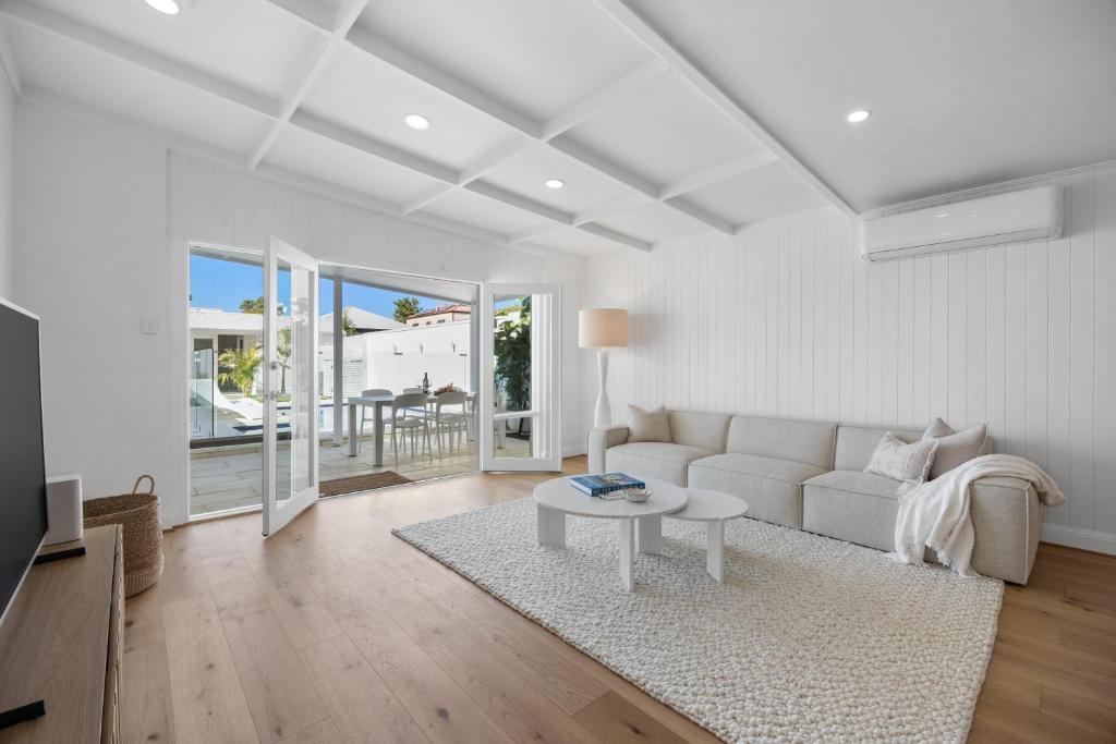 Parkside Pool Retreat - 3BR, Parking, Wi-Fi, Unley