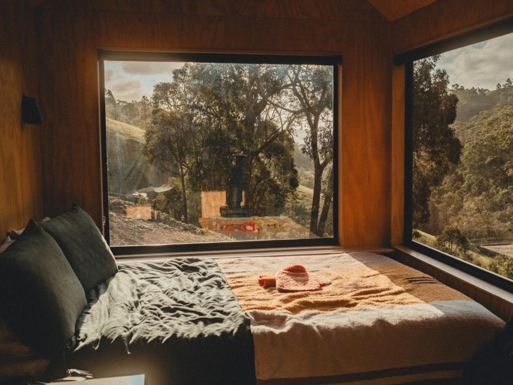 Hike to your Off-Grid Cabin Deep in Nature - Sloane, Reedy Creek