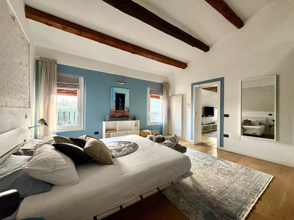 The New Place, Ferrara