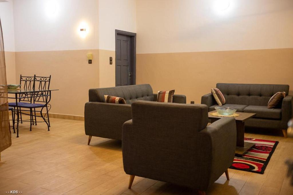 Alpha Secret d'Ofè, Porto-Novo