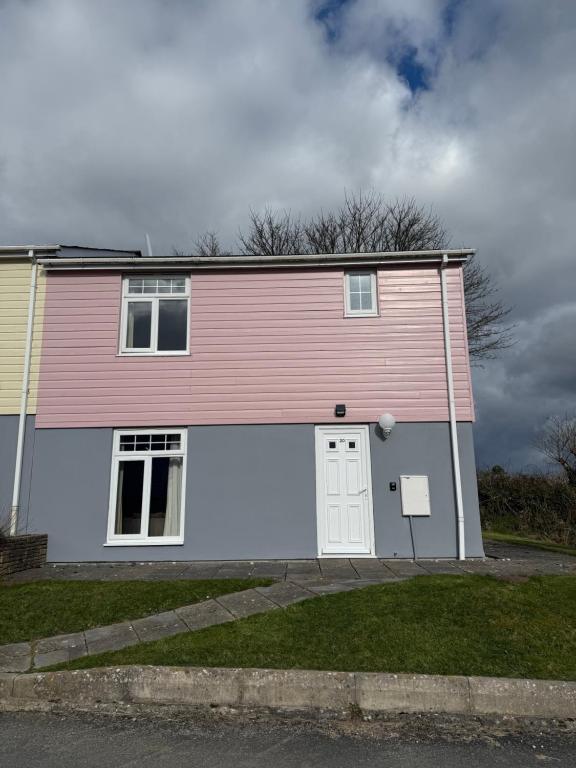 20 Chy Lowen - 4 Bedroom Holiday Home, Saint Columb Road Station