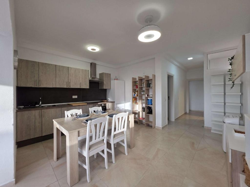 As de Casas - Apartamento en Urbanización Villas Playa - 4