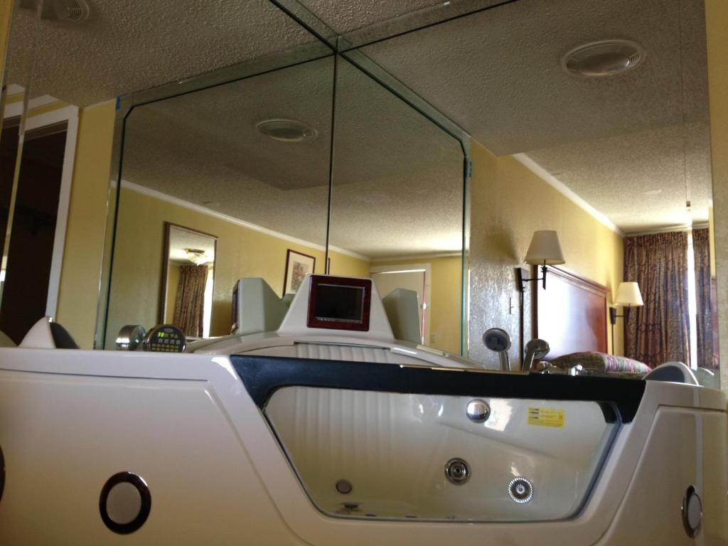 Americas Best Value Inn & Suites Conyers Photo 8
