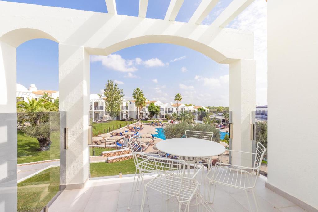 MarSenses Paradise Club — Swimming pool in Cala'n Bosch, Balearic Islands