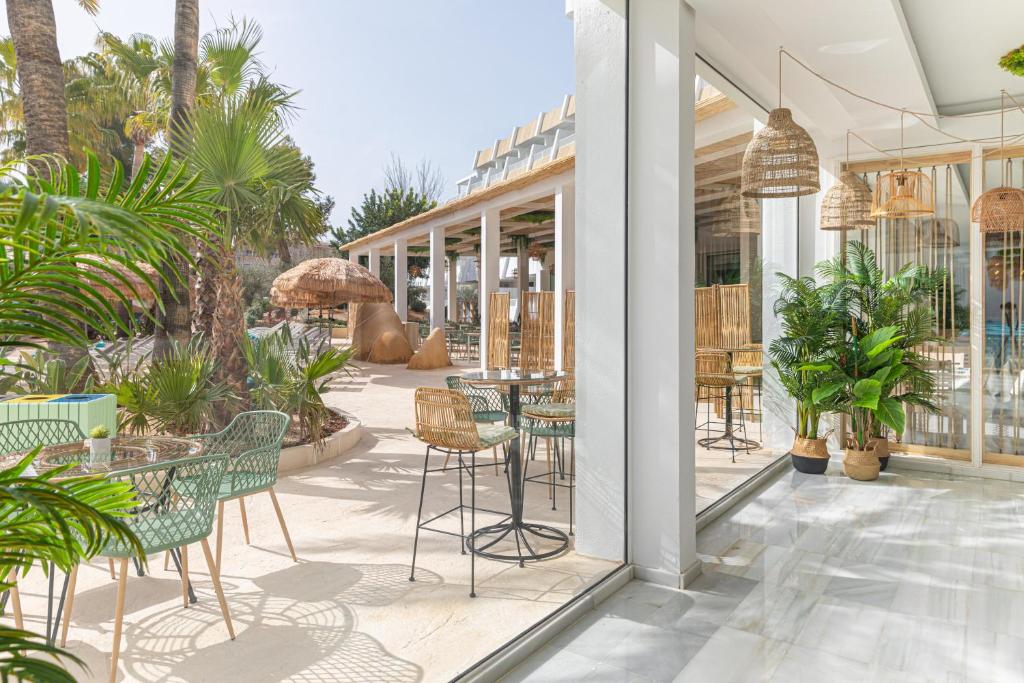MarSenses Rosa del Mar Hotel & Spa — Restauracje i bary in Palmanova, Baleary