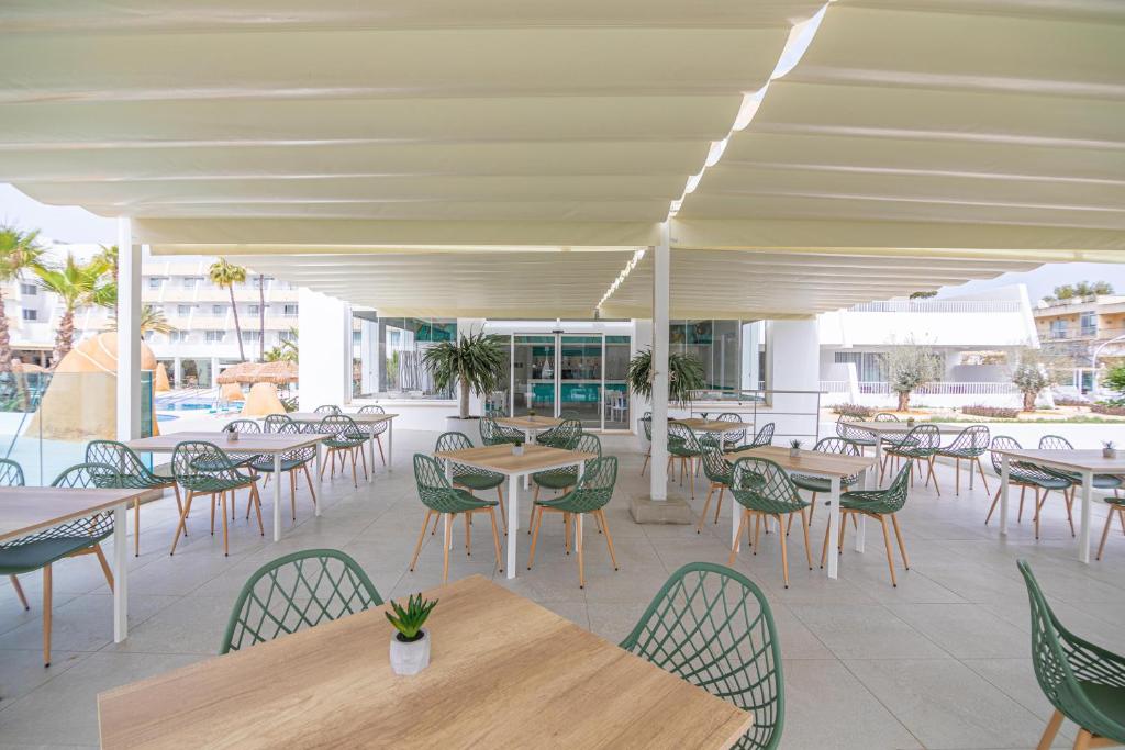 MarSenses Rosa del Mar Hotel & Spa — Restauracje i bary in Palmanova, Baleary