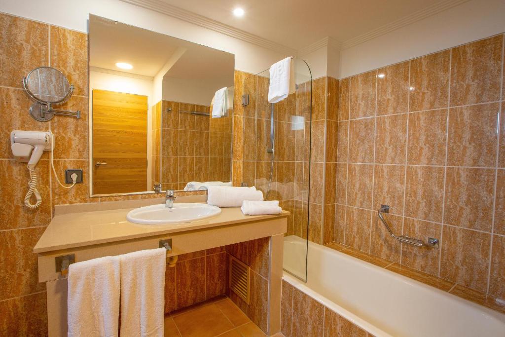 MarSenses Paradise Club — Hotel rooms in Cala'n Bosch, Balearic Islands