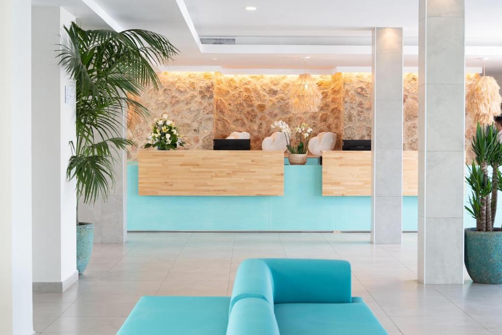 MarSenses Ferrera Blanca Hotel Family — Hotel building in Cala d´Or, Balearic Islands