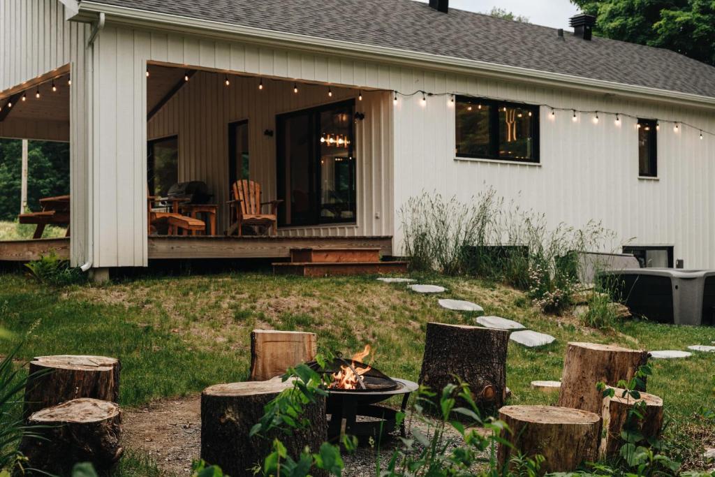 Le Fitzsimmons, Mansonville