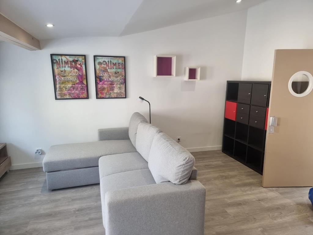 Studio with terrace, very central, Avignon