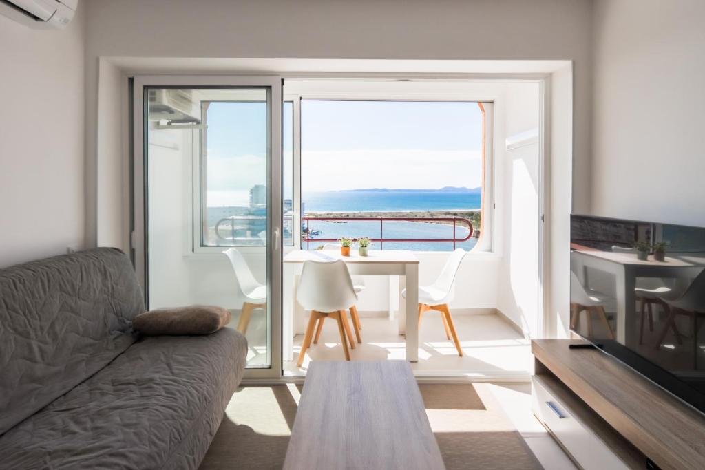 Seaview Heights Suite in Roses - 2