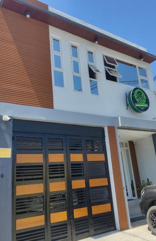 Eddie's Value Room for Practical Group Stay in downtown San Fernando, San Fernando