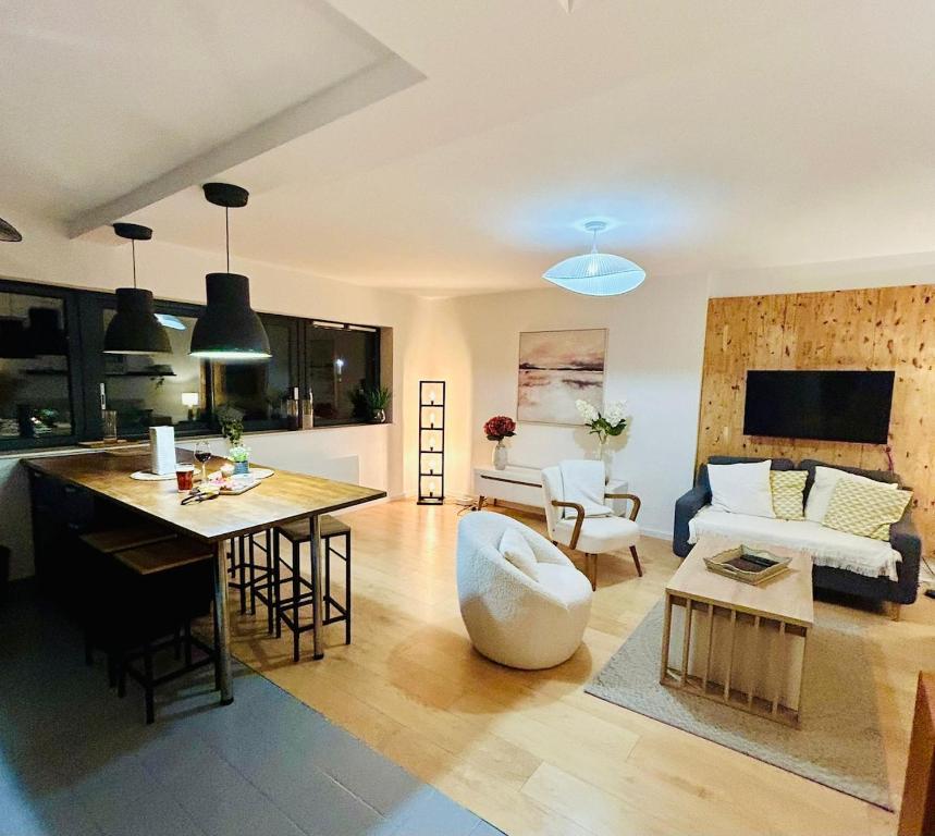 F3 Central, Bright and Quiet in Caen, Caen