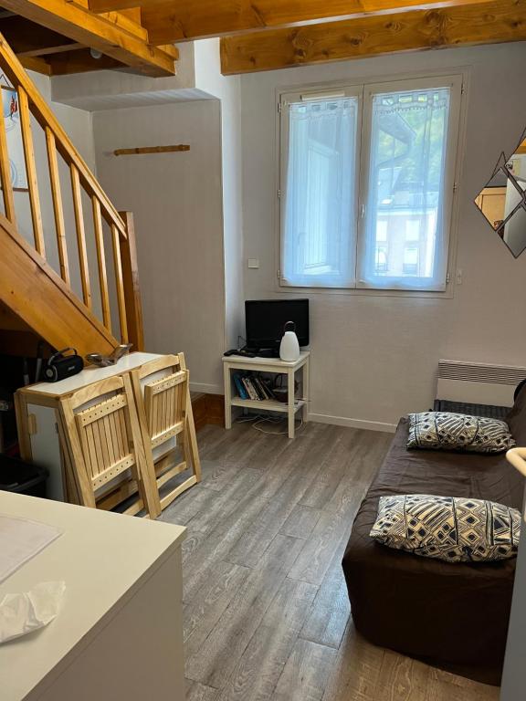 Charmant duplex en plein centre de Cauterets de 4 à 6 couchages et 2 chambres dont une sous-toit - 4