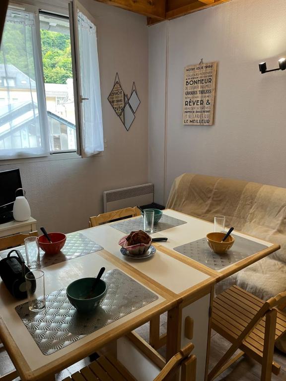 Charmant duplex en plein centre de Cauterets de 4 à 6 couchages et 2 chambres dont une sous-toit - 1