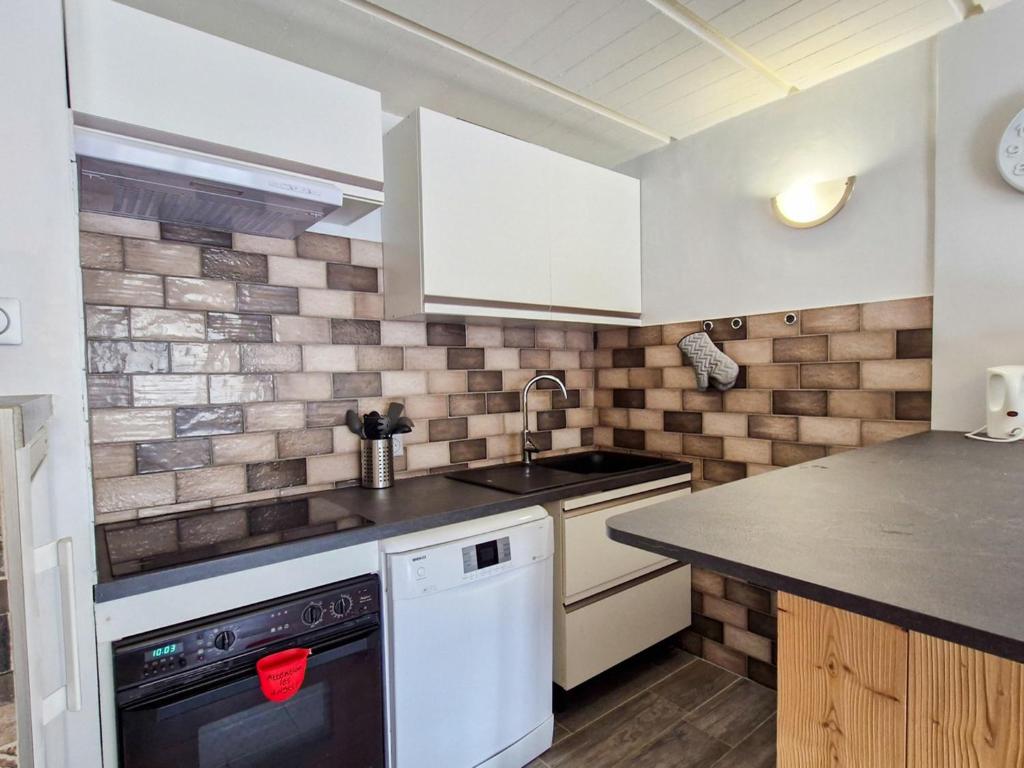 Appartement Confortable, Proche Pistes & Commerces, Balcon - 4