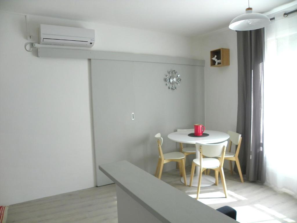 Provencal Vintage Cocoon - 2