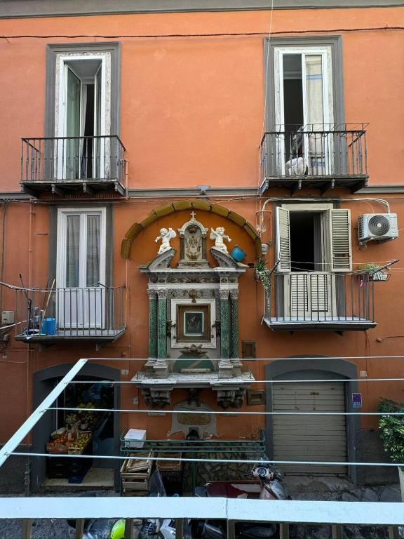 The Little House in Napoli - 3
