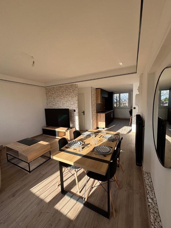 New, bright apartment, Laval