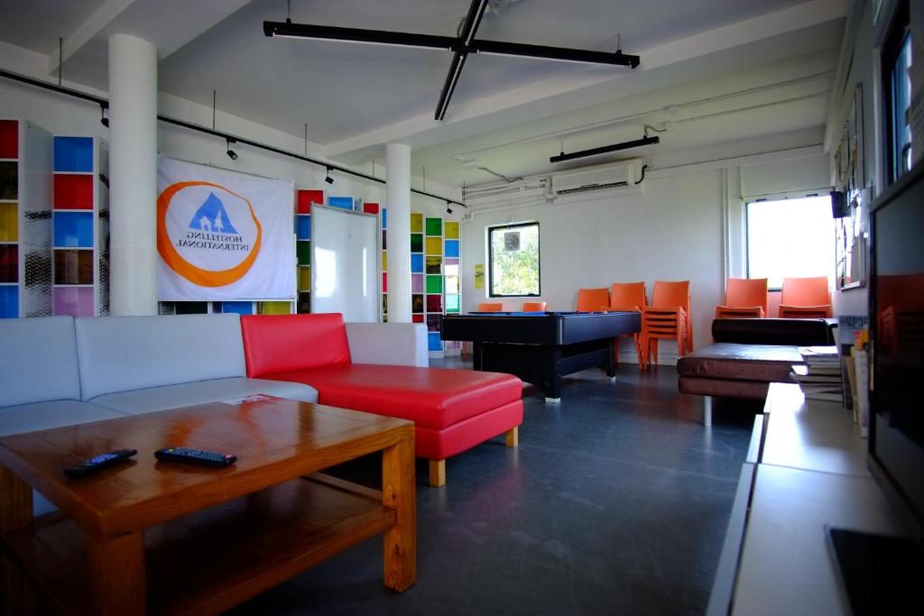 Shared lounge/TV area