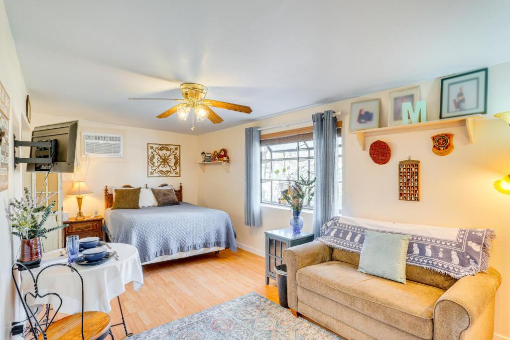 Walkable Studio with Patio in Tucson!, Tucson