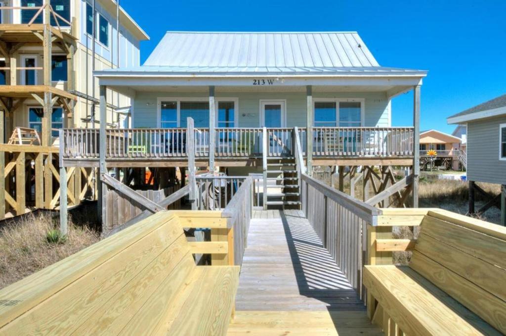 Back to the Beach, Oak Island