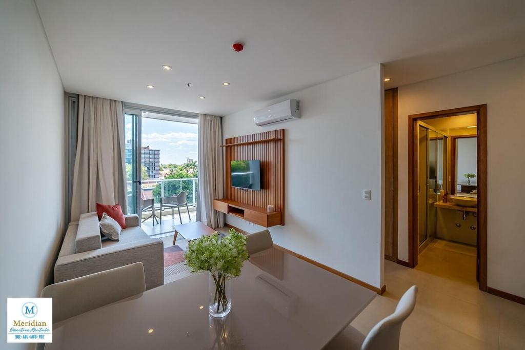 506 Emerald Steps away from Shopping del Sol! High Speed WiFi - 5