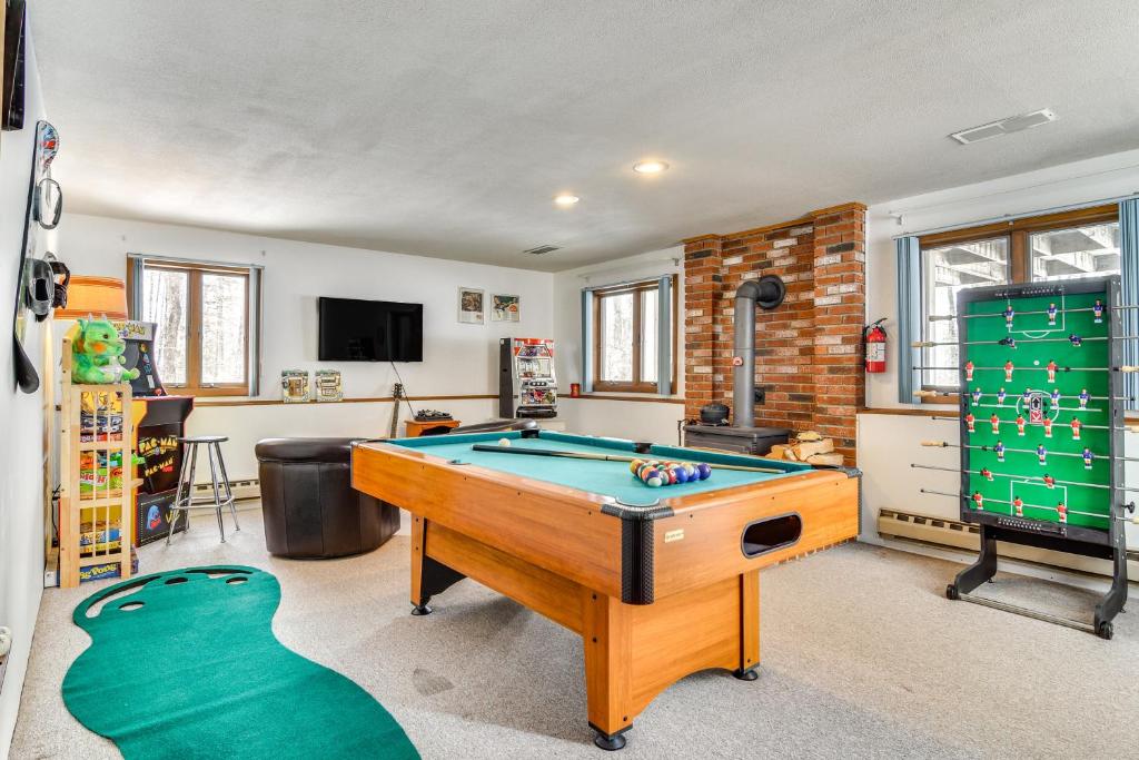 Ski, Game and Grill Family Retreat in Glen, Glen