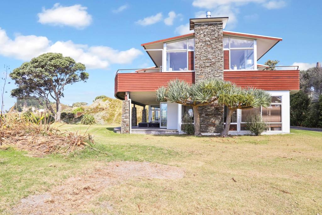 Hosts on the Coast Beachside Beauty in Whiritoa, Whiritoa