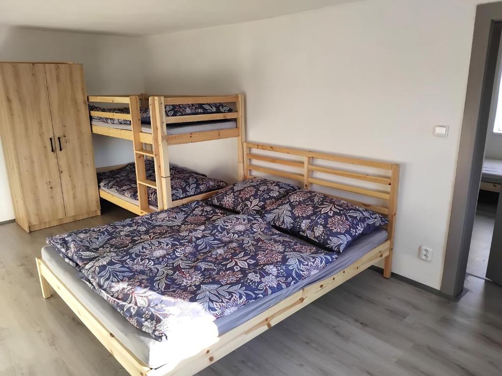 Chalupa Podolí u Bouzova, Bouzov