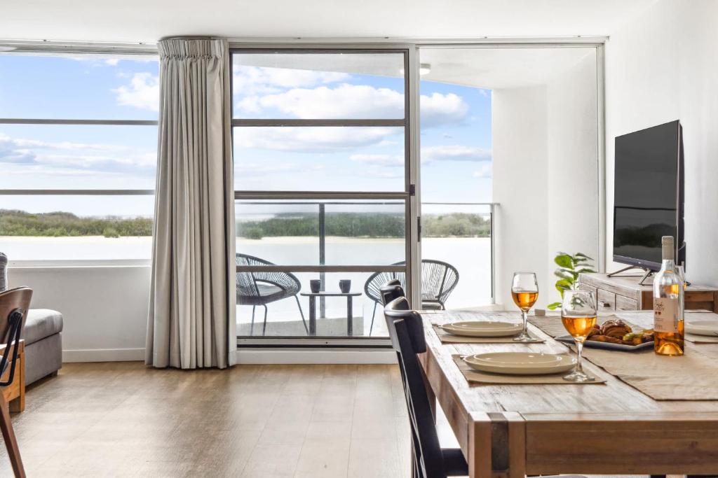 Pumicestone Passage Waterfront Escape, Caloundra