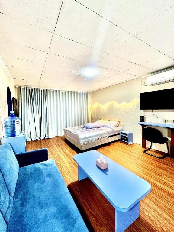 ZonaBobo Retro Blue Colorful By Belgareti, Cimareme