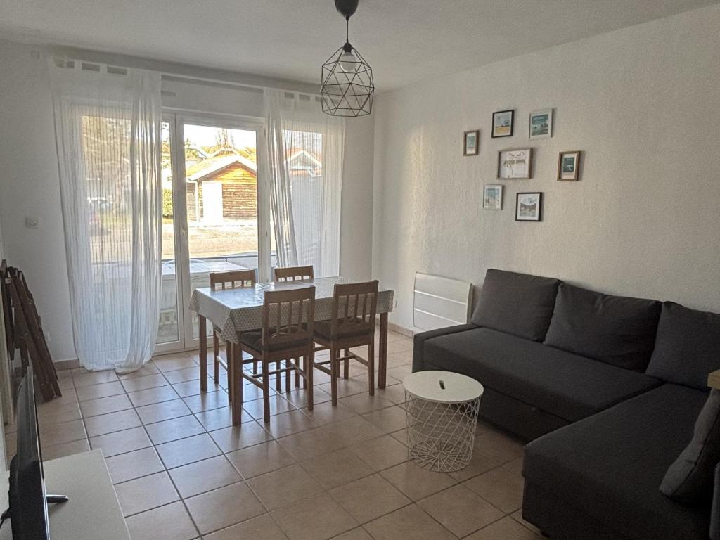 Appartement T2 avec piscine à Biscarrosse Bourg, proche plages du lac et océan, 4 pers, centre-ville - FR-1-319-454 - 1