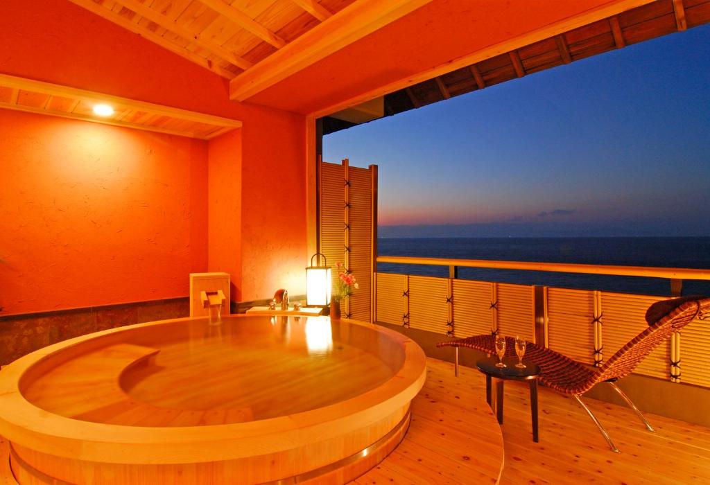 Shin Kaikatei Izumi Hot Spring Ryokan