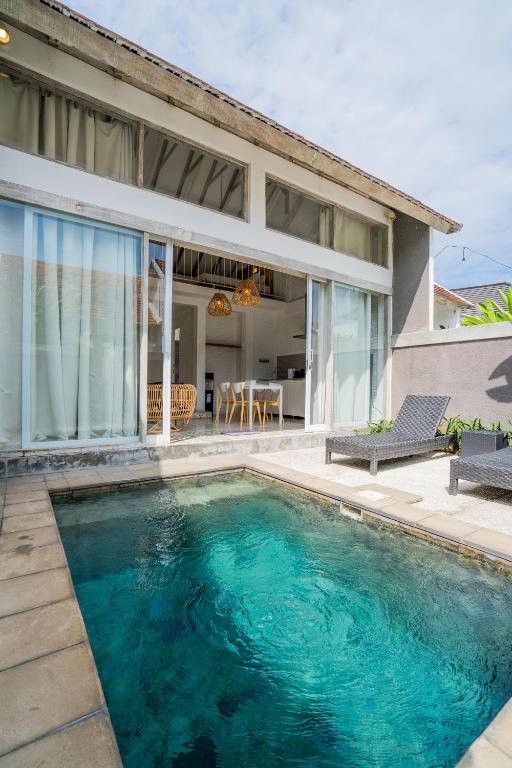 Echopearl - 1 BR White Studio House near Echobeach, Canggu