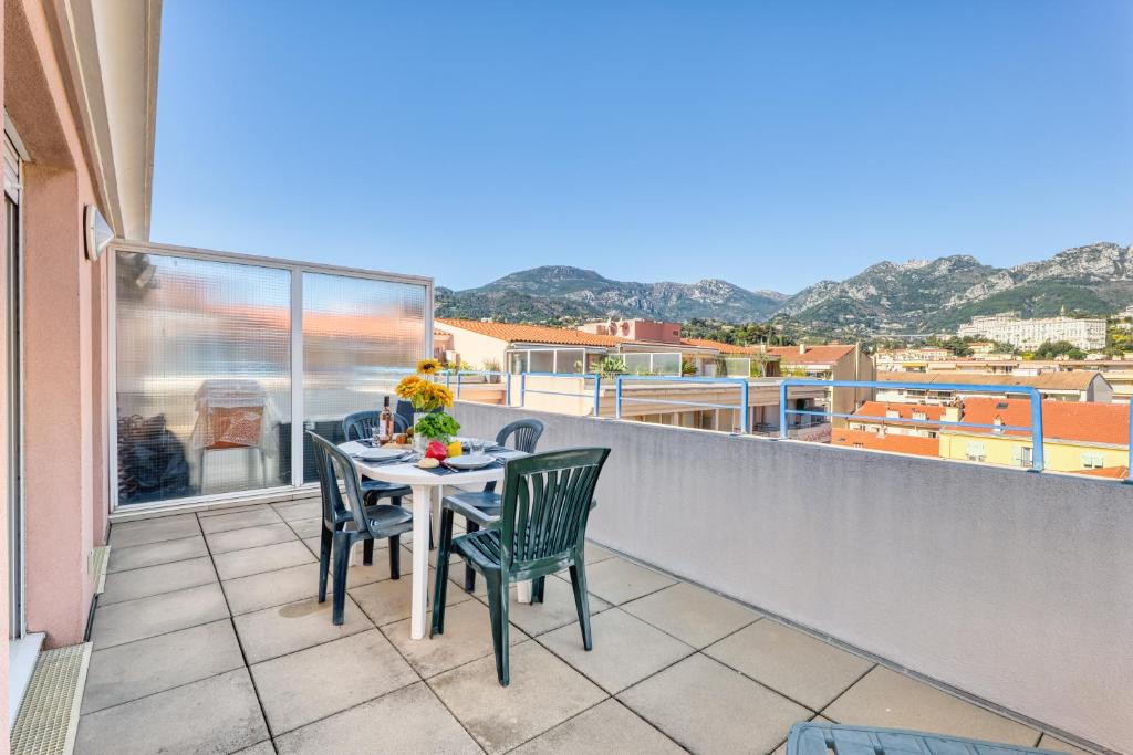 Top Floor Apt Close To The Sea - Happy Rentals, Menton