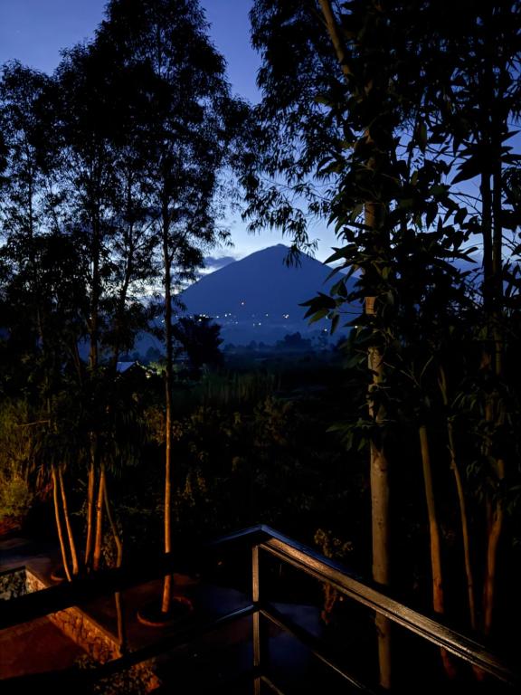 Escape at Burera, Rugarama