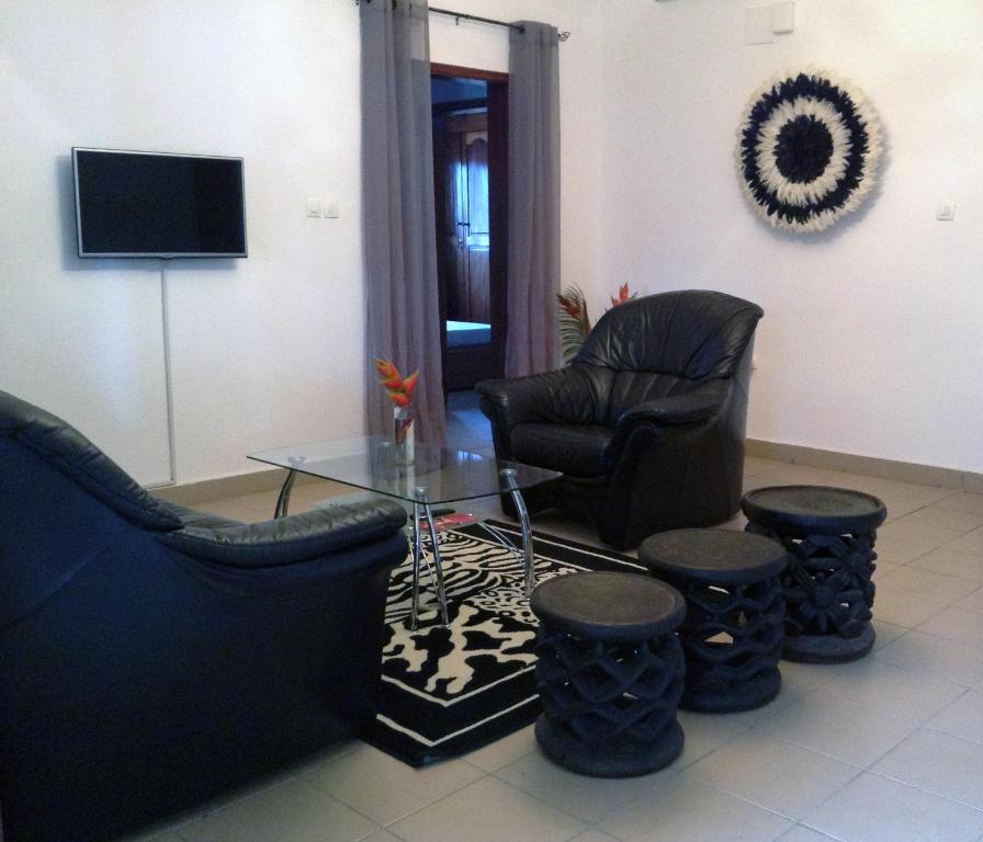 Shared lounge/TV area, Bolo Residence Douala in Douala