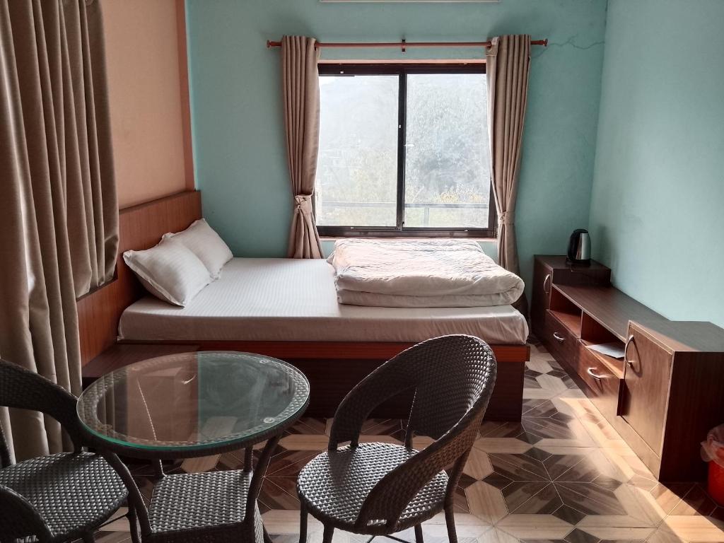 Hotel Royal Orbit Resort Pokhara in Phewa Lake — photo 2