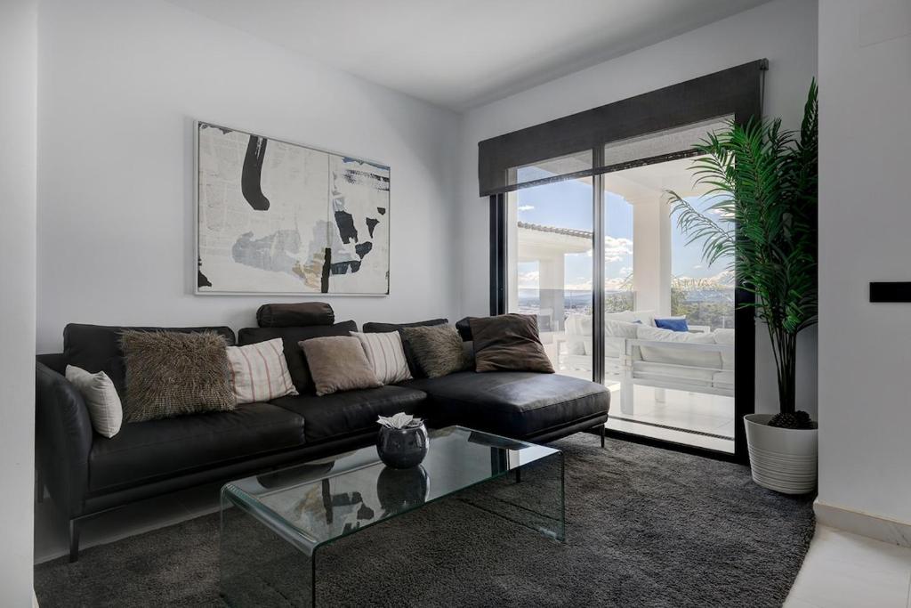 Chic Penthouse with Scenic Views at Estepona Hills! - 4