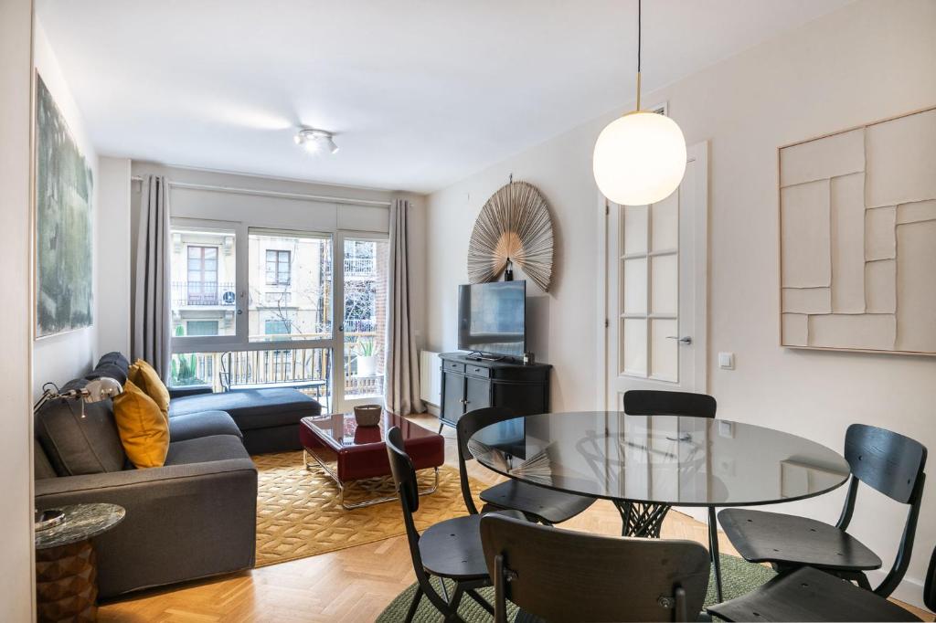 Spacious and elegant oasis in the best location, Eixample Barcelona - 2